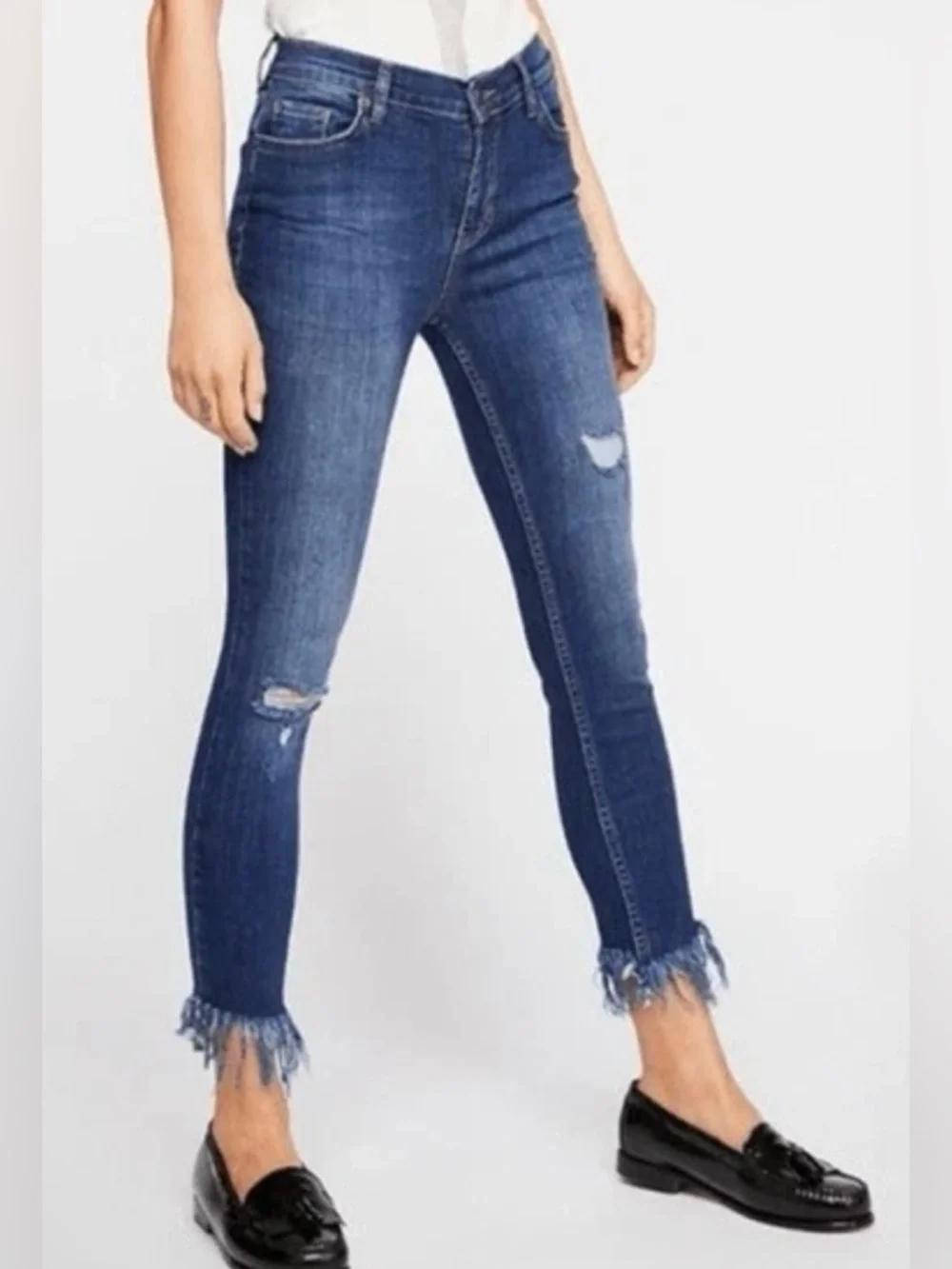 Free People Medium Wash Distressed Skinny Jeans with Fringe Hem - Size 25